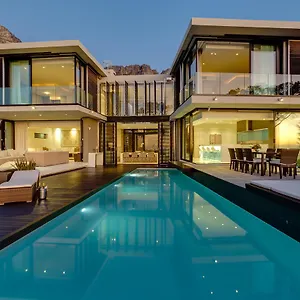 serenity-villa.hotels-capetown.com/