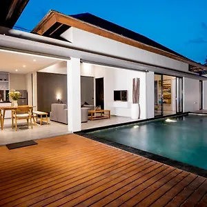 villa-dedayuh-seminyak.hotelsseminyak.net/